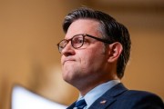 抽签算命特朗普税改案参议院过关有望 共和党议员无人声援马斯克